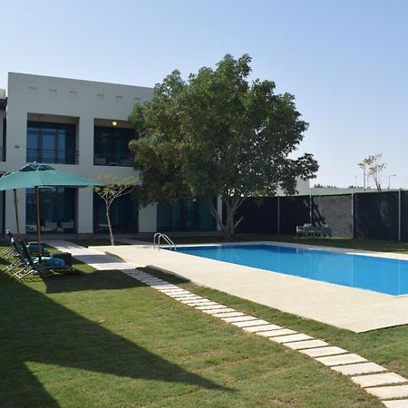 레타즈 살와 리조트 앤 스파 도하 외부 사진 A villa in Al Reef