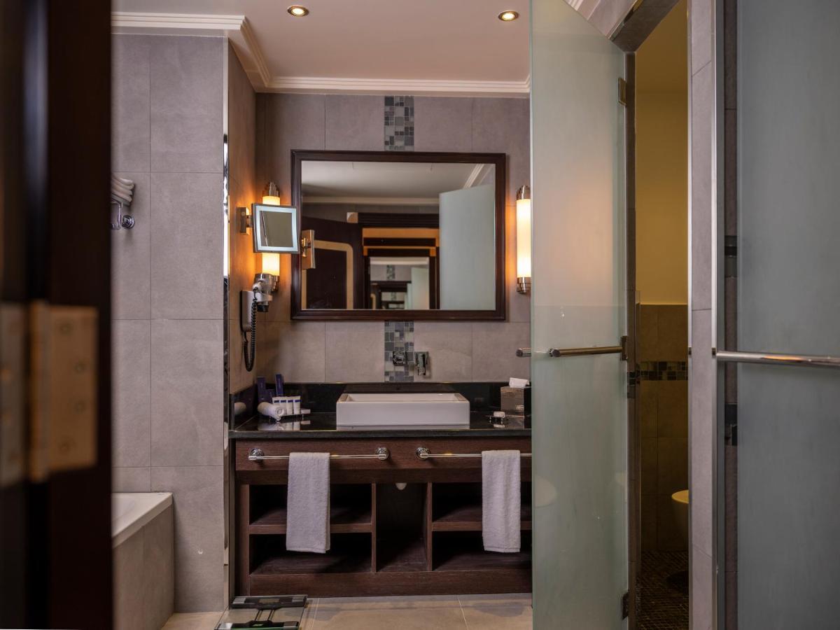 레타즈 살와 리조트 앤 스파 도하 외부 사진 Bathroom