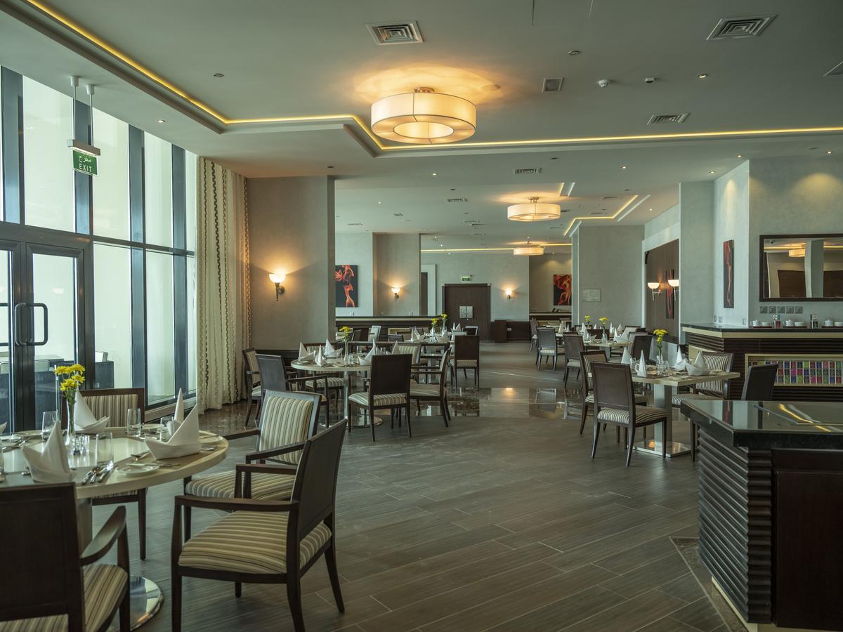 레타즈 살와 리조트 앤 스파 도하 외부 사진 The restaurant at the hotel
