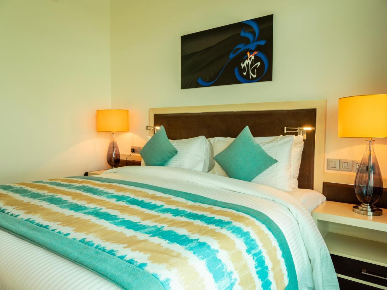 레타즈 살와 리조트 앤 스파 도하 외부 사진 A bedroom at the hotel