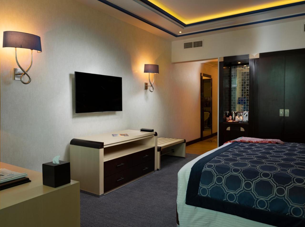 레타즈 살와 리조트 앤 스파 도하 외부 사진 A room at the hotel