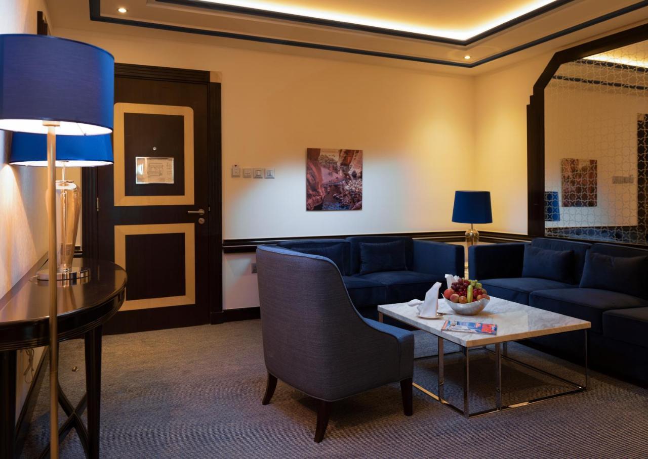 레타즈 살와 리조트 앤 스파 도하 외부 사진 A suite at the hotel